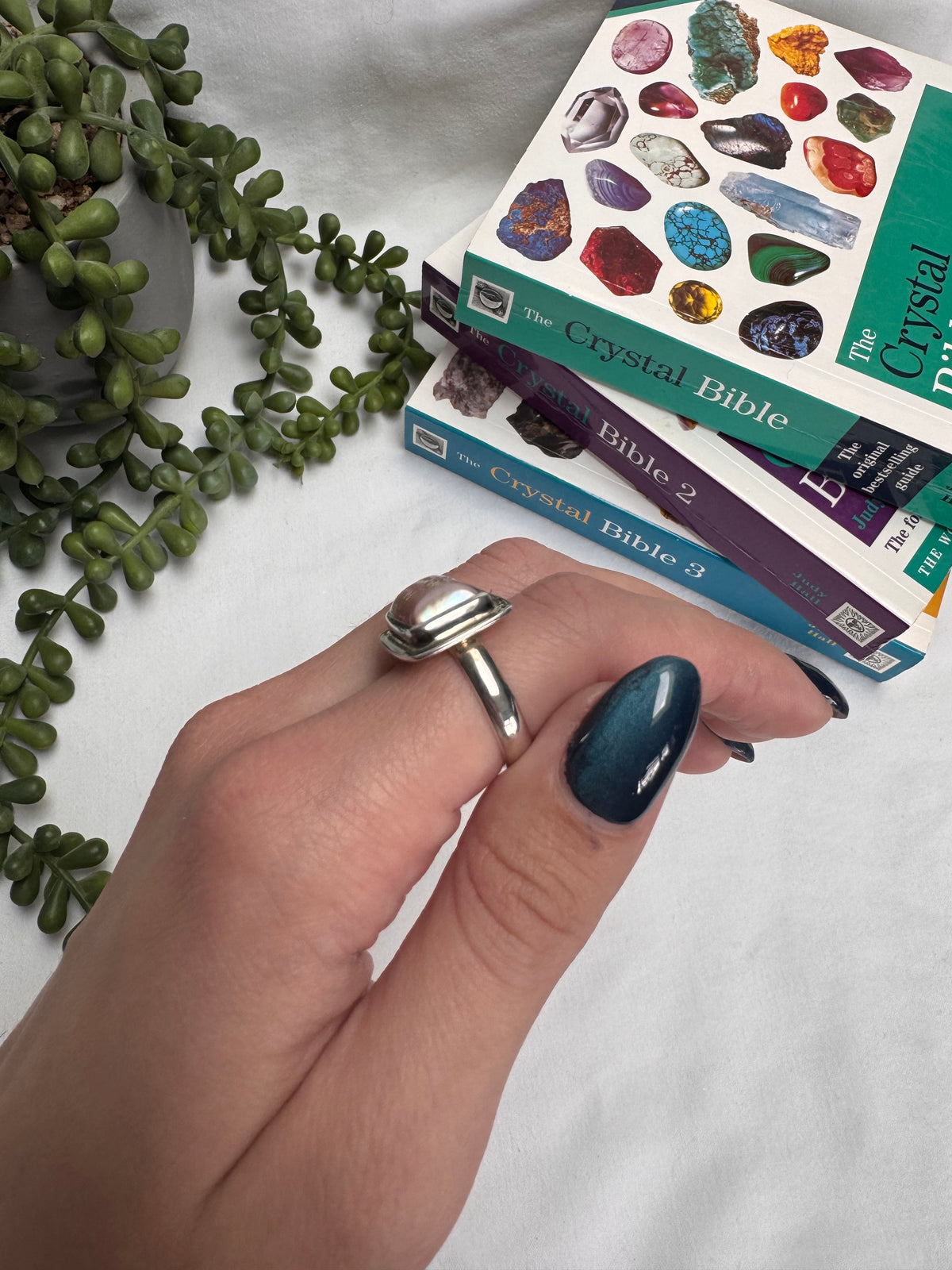 Mother of Pearl Sterling Silver Ring | S | 9