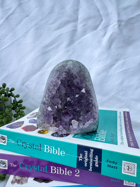Amethyst Cut-base Freeform D