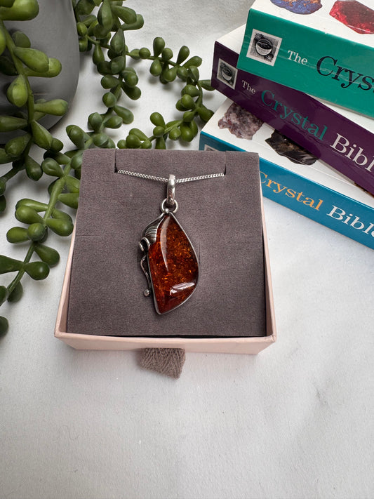 Amber Leaf Detail Sterling Silver Necklace