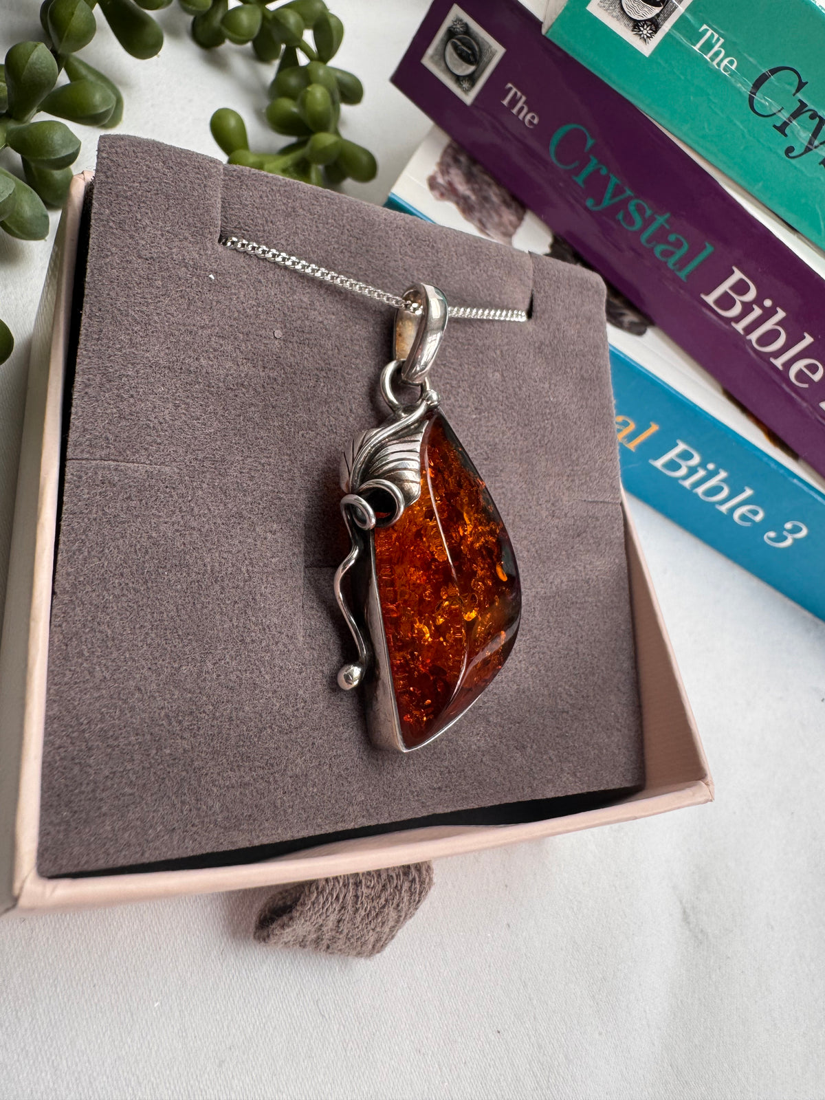 Amber Leaf Detail Sterling Silver Necklace