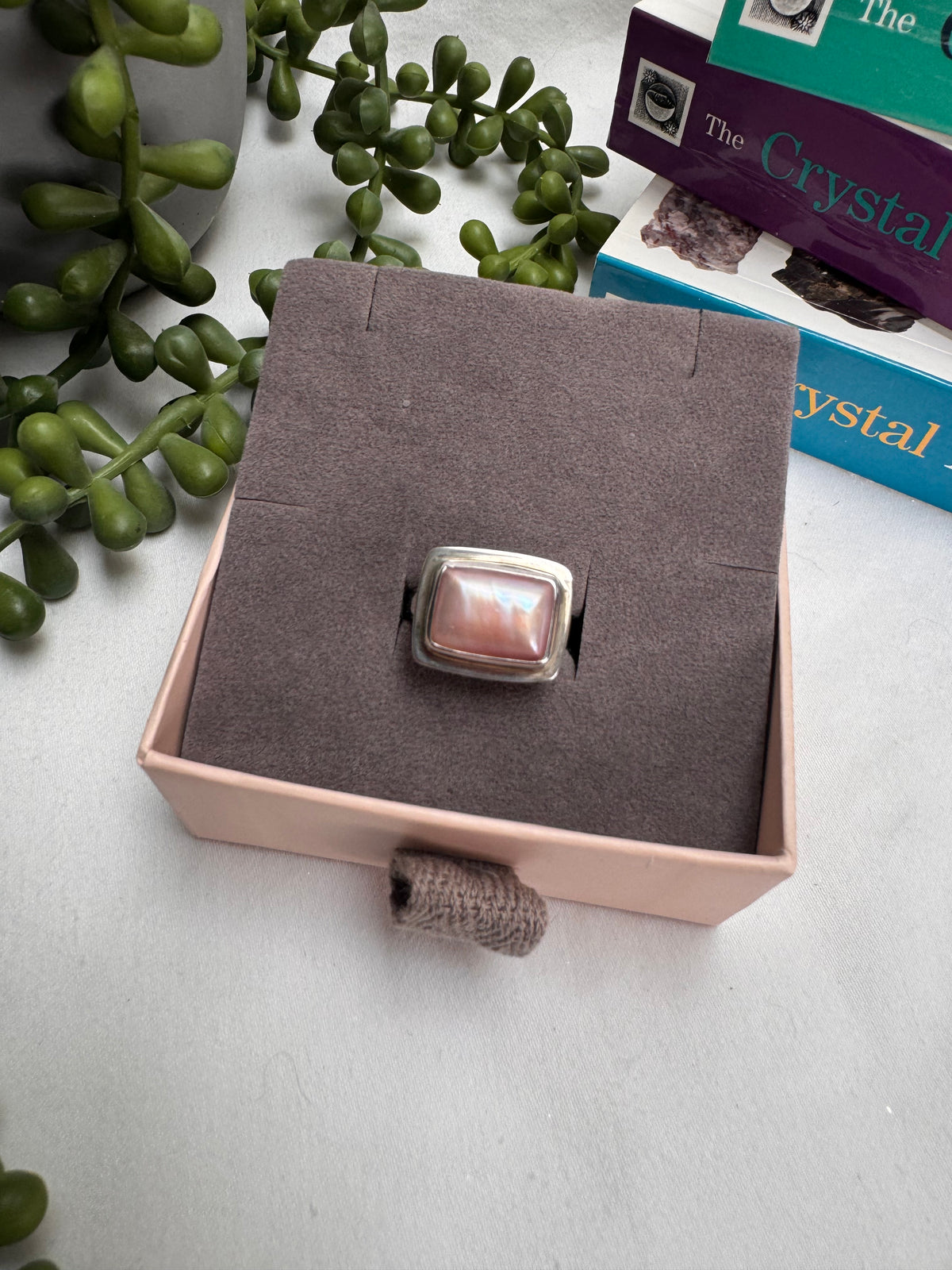 Mother of Pearl Sterling Silver Ring | S | 9