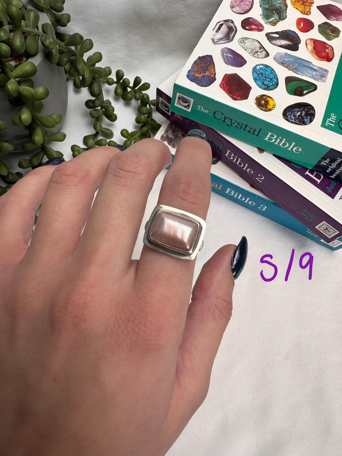 Mother of Pearl Sterling Silver Ring | S | 9